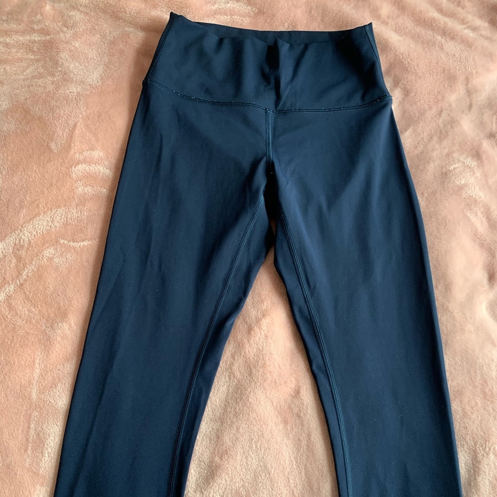 SOLD Ⓜ️ Lululemon wunder under crops w/ headband - Picture 2 of 7